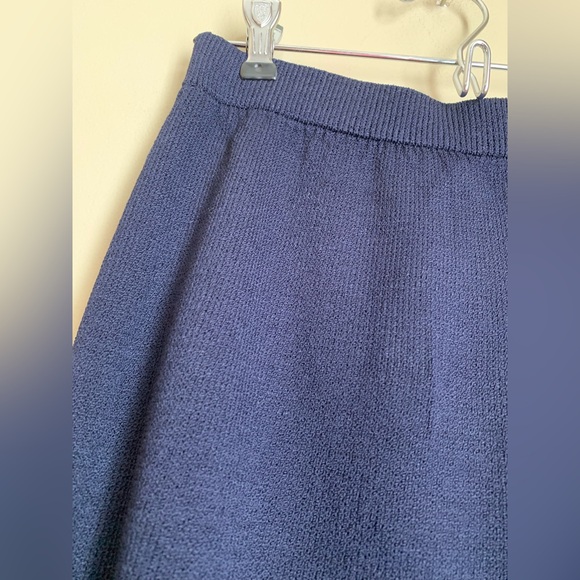 St. John Basics Navy Blue Knit Skirt Women’s Size 10 Old Money Capsule - Picture 2 of 5